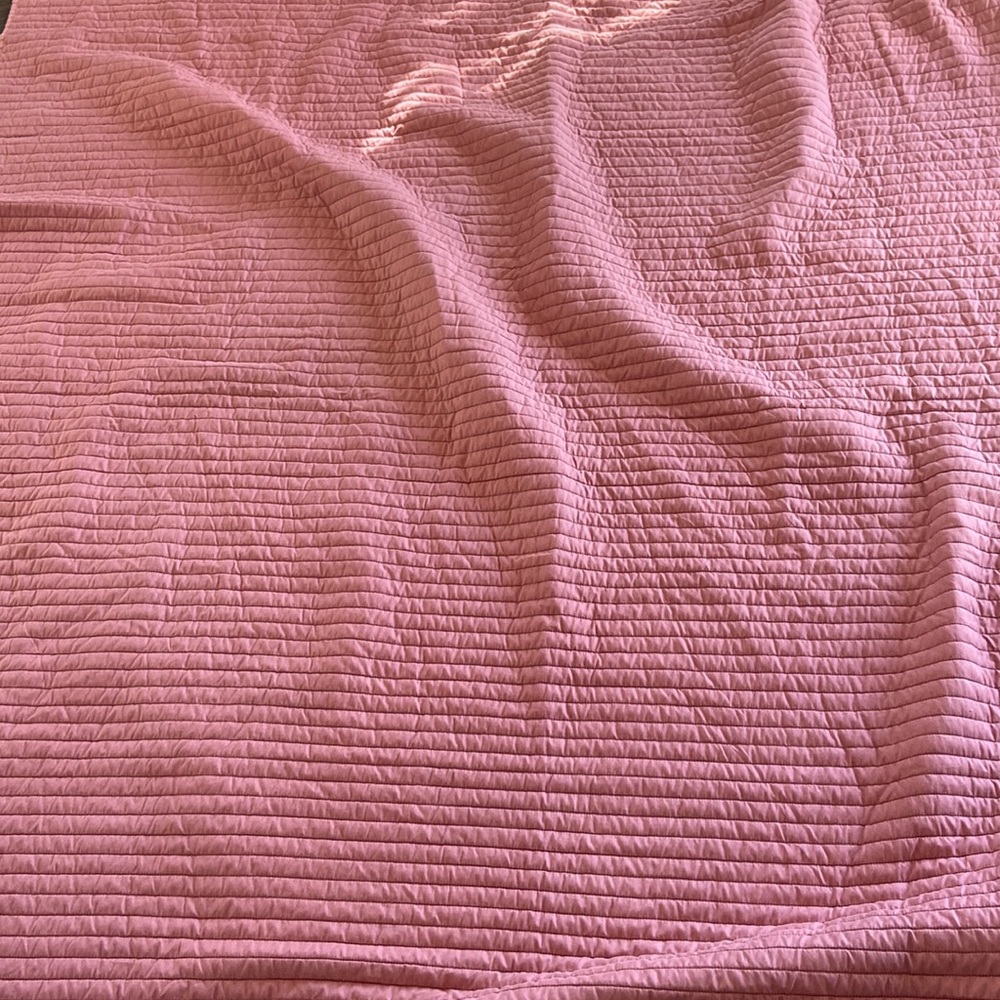 THRESHOLD quilt bed spread